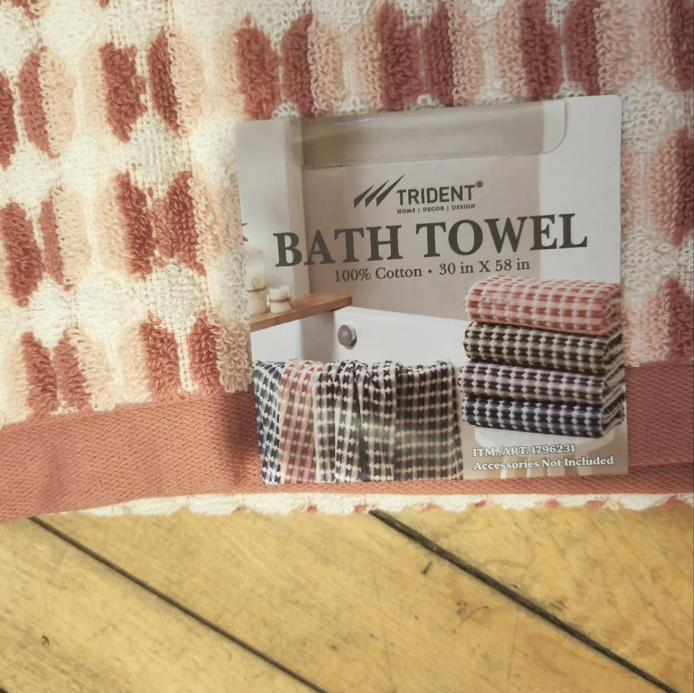 New!! Striped Bath Towel, 2-pack 30” W x 58” L 100% Cotton Red Color 600 GSM NWT